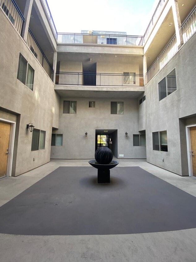 Building Photo - 11312 Huston St
