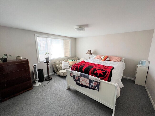 Foto del edificio - Spacious 1 Bdr Apt Across from KSU - Preleasing for 26/27 School Year!