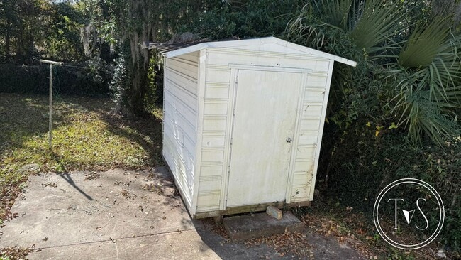 Foto del edificio - 1011 W 53rd St