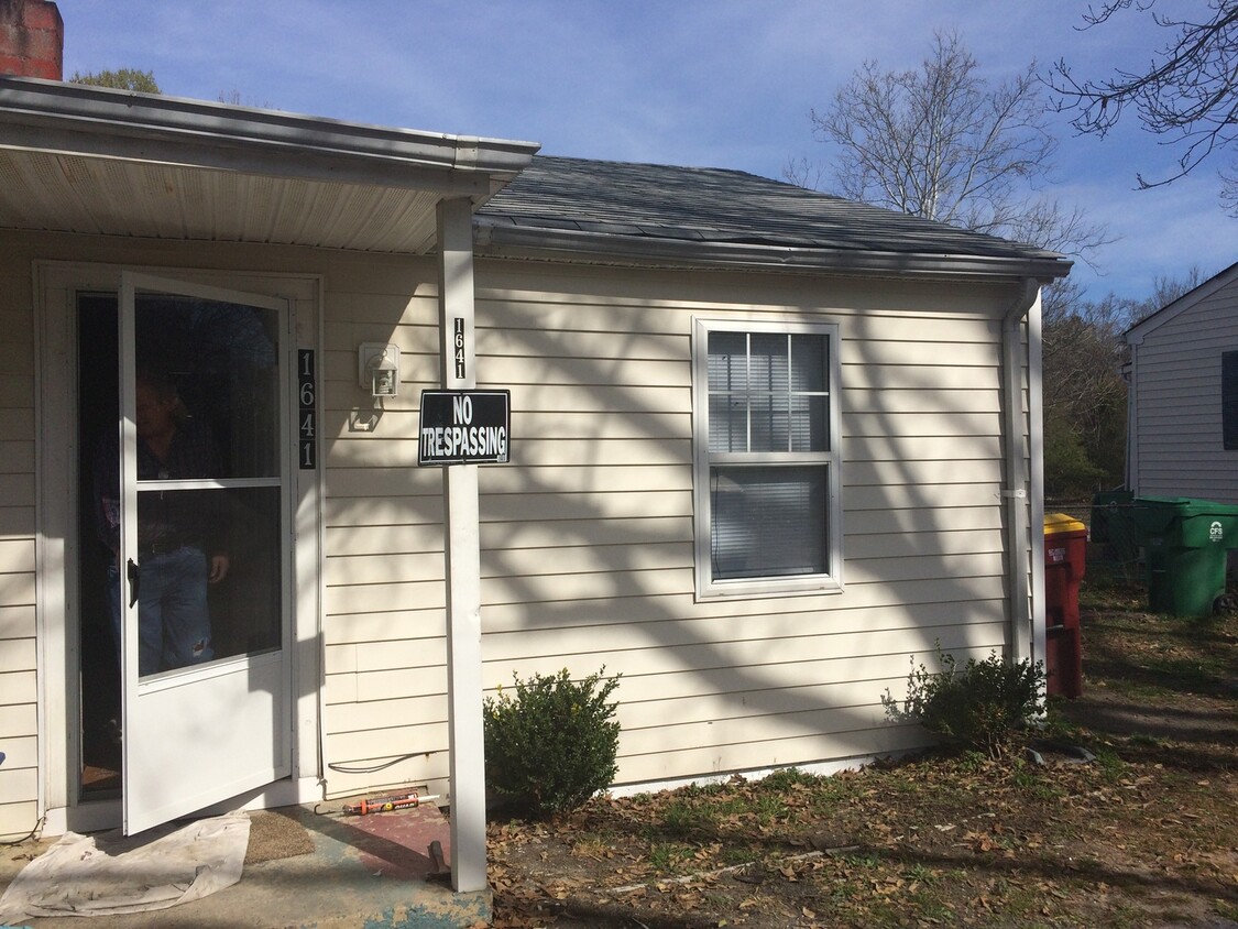 Primary Photo - 2 bedroom house in Petersburg