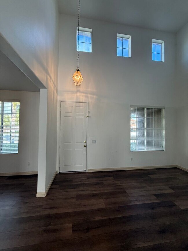 Foto del edificio - Beautiful Home in May Ranch