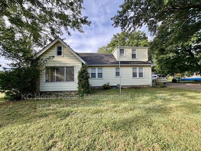 Building Photo - 7839 Robinson St