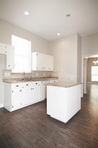 Building Photo - 3807 Seminole Cir