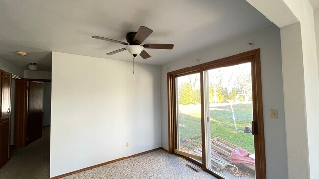 Área de comedor - 694 Trailsway Ln