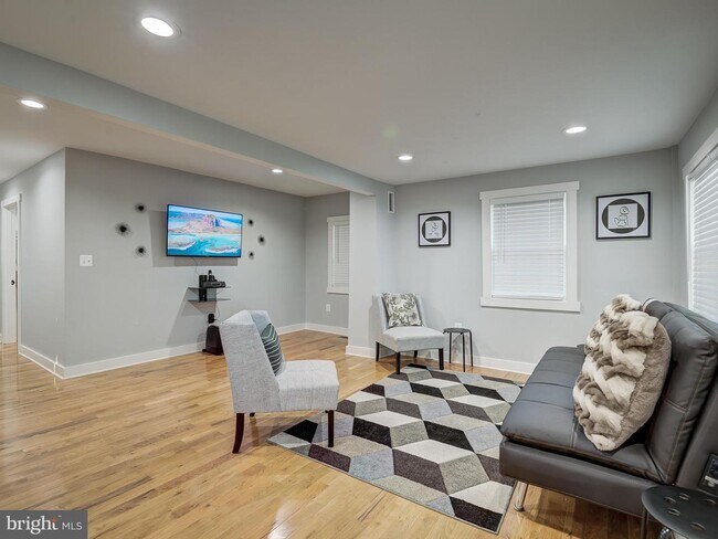 Foto del edificio - 5904 Eads St NE