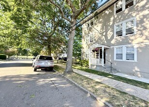 Building Photo - 221 Jensen Ave