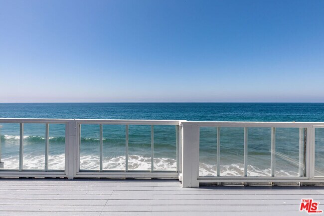 Foto del edificio - 25408 Malibu Rd