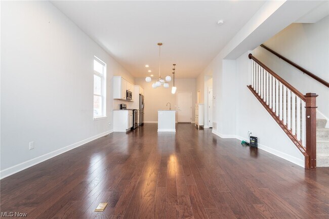 Building Photo - 1455 W 32nd St