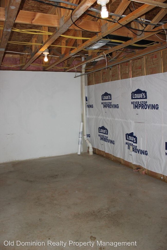 Building Photo - 2970 Diamond Spring Ln