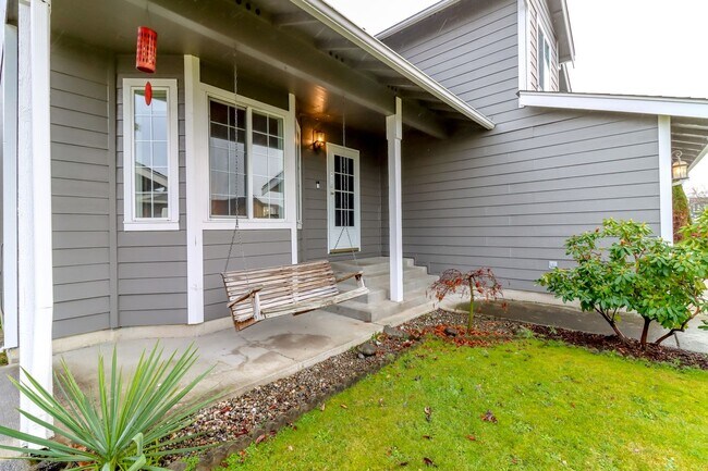 Foto del edificio - Updated 3 bedroom 2.5 bath home with A/C!