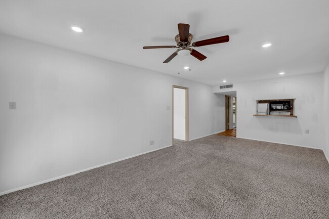 Foto del edificio - 1206 Hi Stirrup