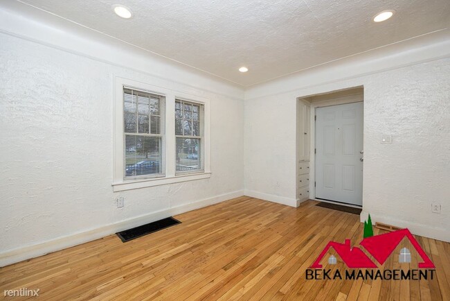 Building Photo - 3 br, 1 bath House - 1129 Midland Blvd