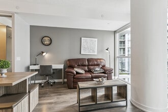 Building Photo - 93 Peter St