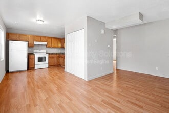 Building Photo - 334 Mt Everest Dr