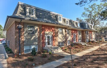 Building Photo - 405 E Carolina St