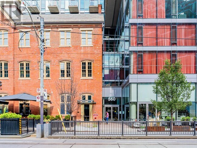 Photo du bâtiment - 560 King St W
