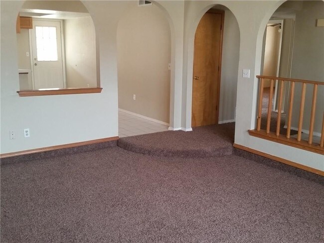 Building Photo - 712 Villa Flores Dr