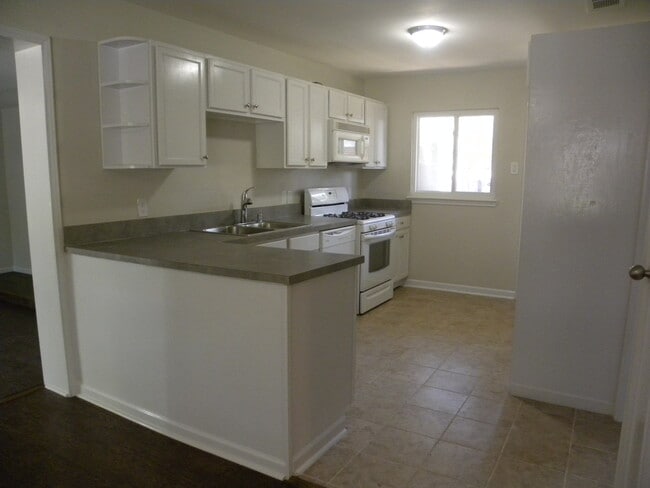 Foto del edificio - 10308 Libby Ln