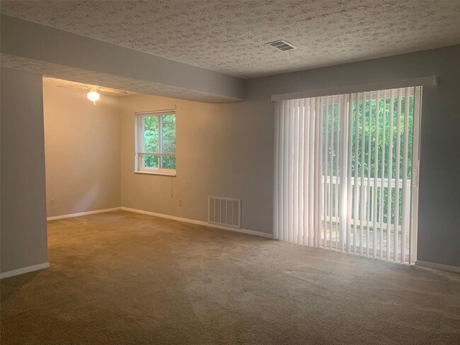 Foto del edificio - 6550 Murray Avenue - 4