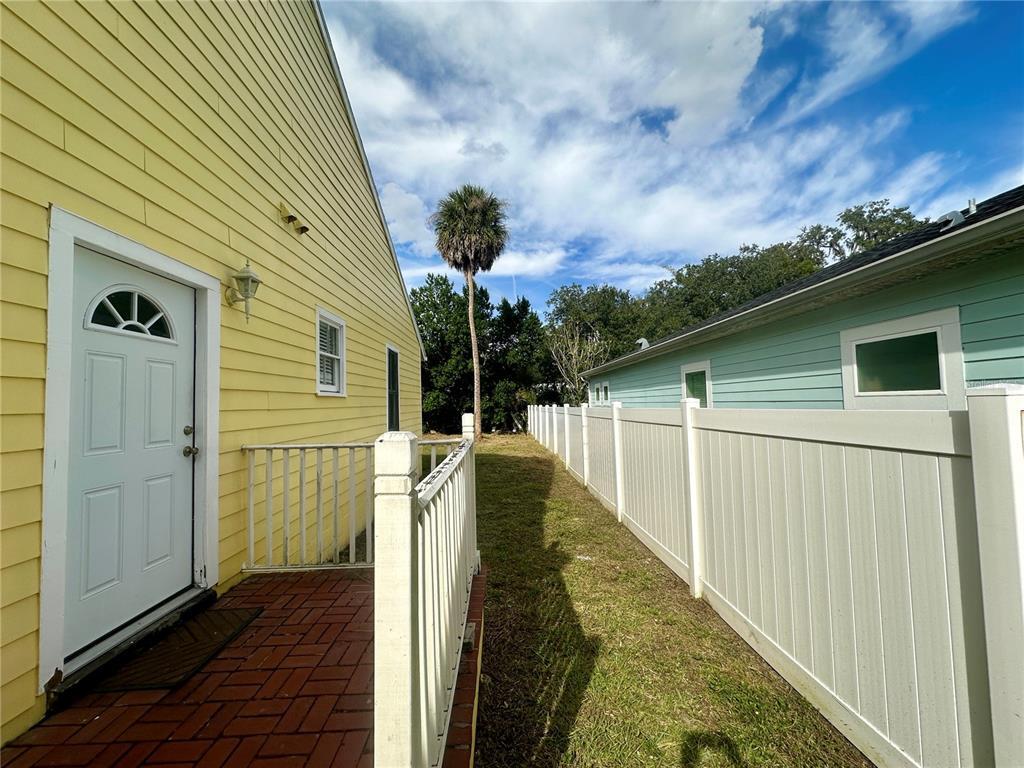 Foto del edificio - 325 W Jean St