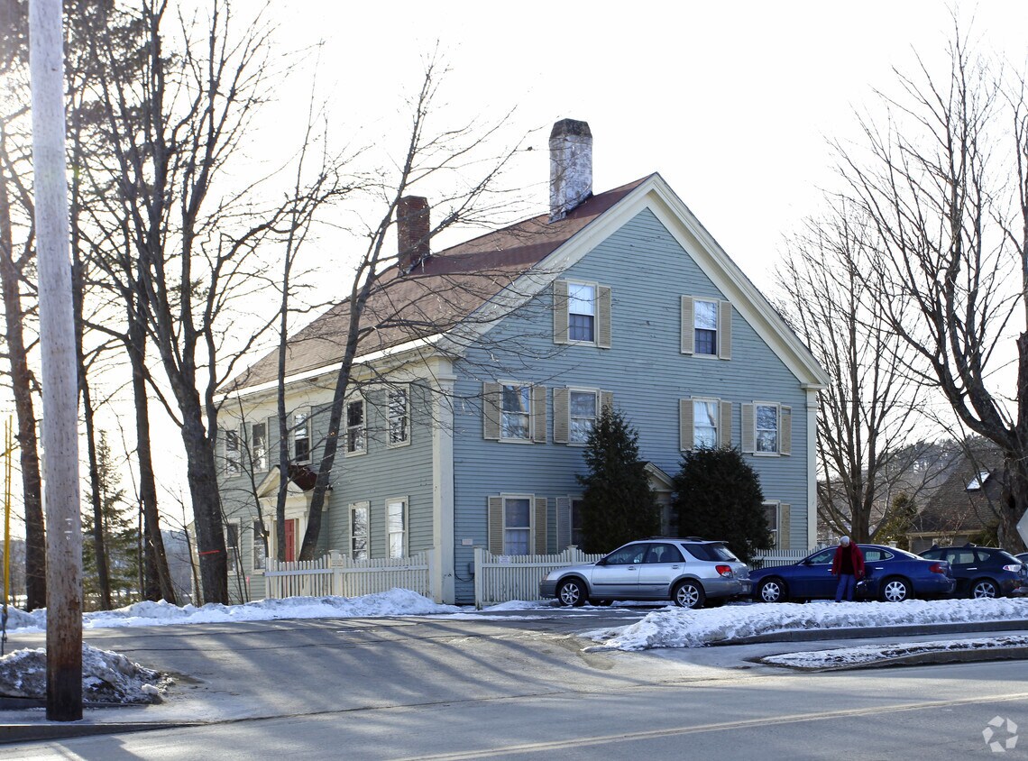 Building Photo - 73 Main St