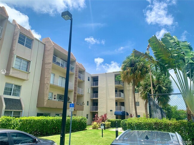 Foto del edificio - 7787 SW 86th St