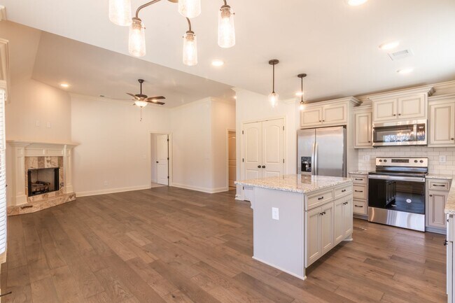 Building Photo - For Lease - Single Family Home in Gallatin