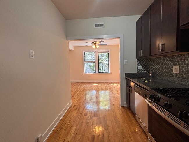 Foto del edificio - 3902 N Janssen Ave
