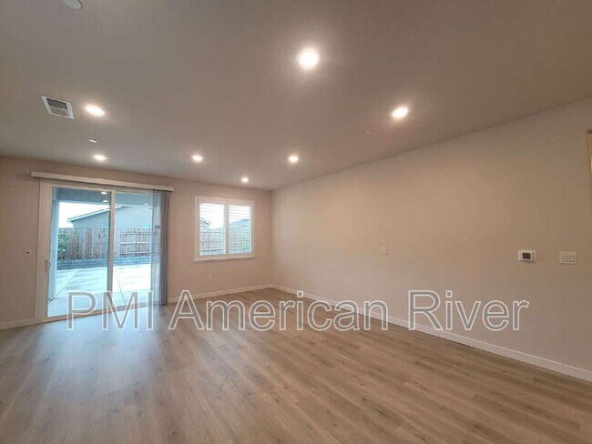 Foto del edificio - 5033 Rialto Dr