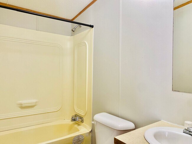 Foto del edificio - Cute 2 bed/1 bath mobile home in Opelousas