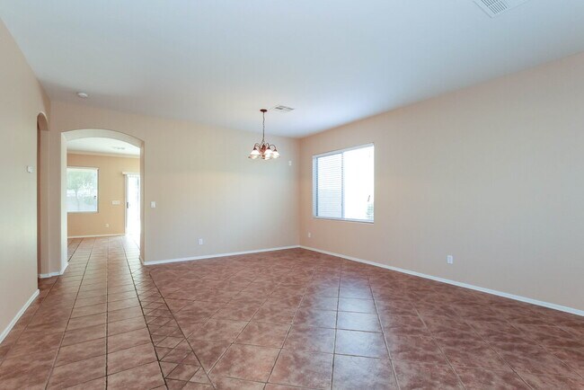 Foto del edificio - 14807 W Larkspur Dr