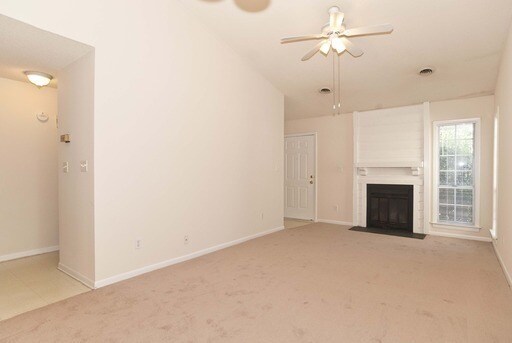 Building Photo - 808 Varsity Dr