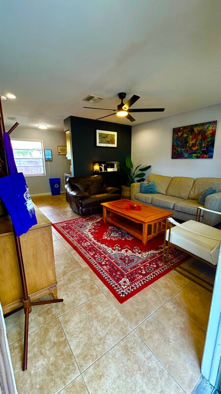 Foto del edificio - 1035 NE 32nd St