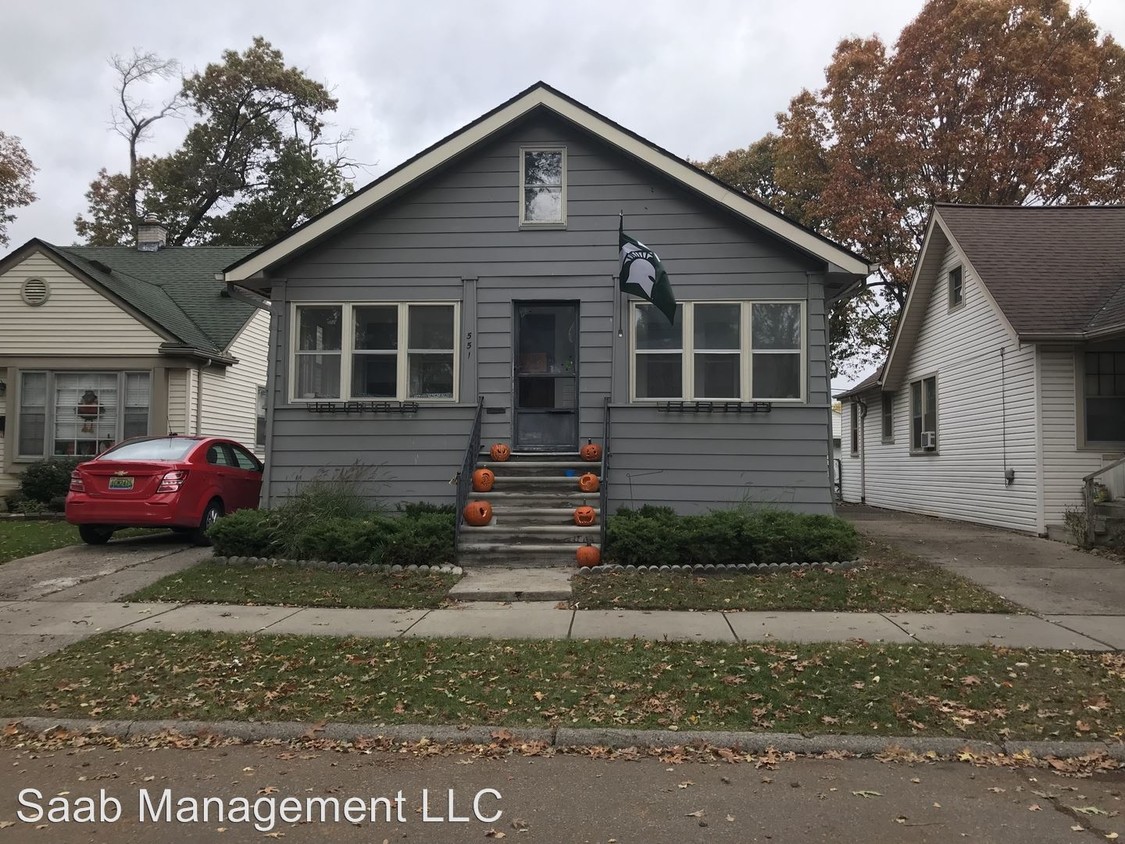 Primary Photo - 3 br, 1 bath House - 551 E. DRAYTON