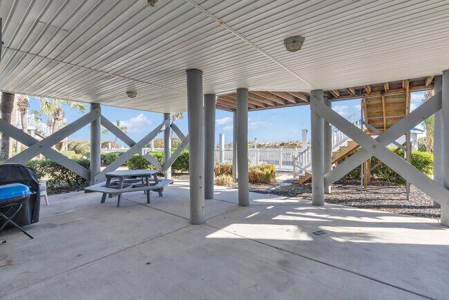 Foto del edificio - 1418 N Waccamaw Dr