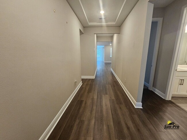 Building Photo - 379 Birkdale Dr