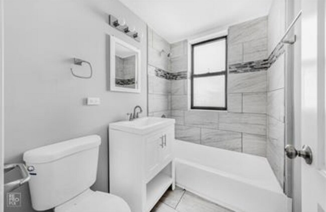 Building Photo - 7113 South Bennett Avenue - 7113-2B