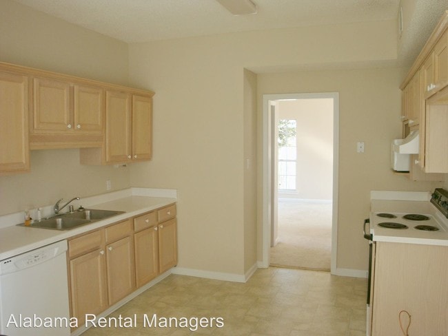 Building Photo - 3 br, 2.5 bath House - 161 Chadwick Drive