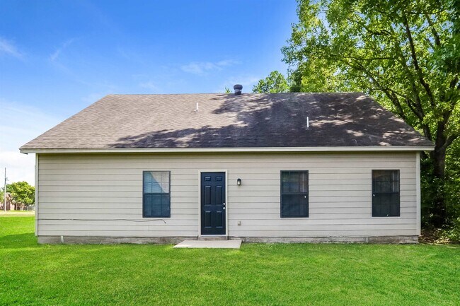 Building Photo - 6600 Finch Rd