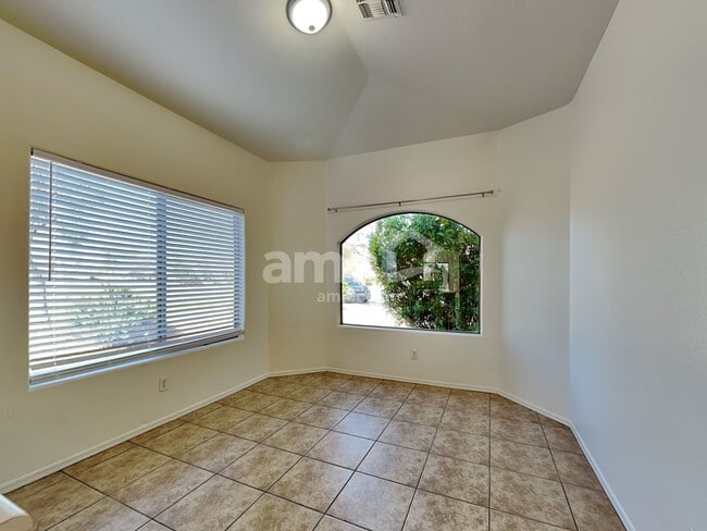 Foto del edificio - 2416 S 82nd Ave