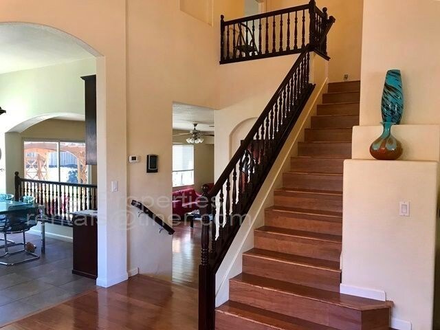 Foto del edificio - Beautiful & Spacious Folsom Home