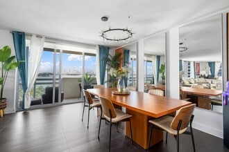 Building Photo - 1500 Bay Dr