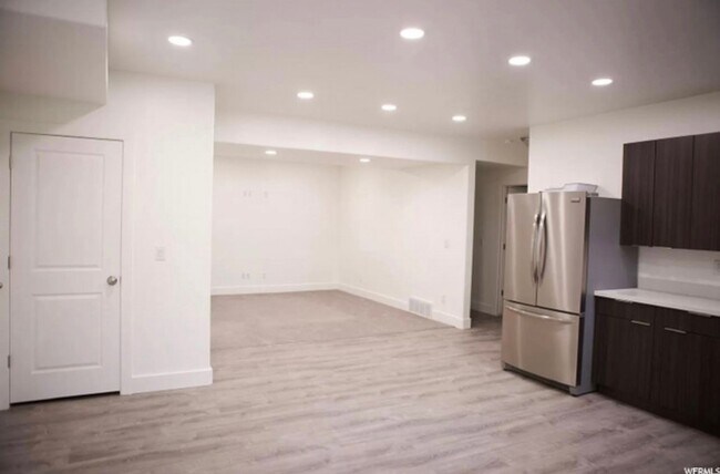 Foto del edificio - 15086 S Rosslyn Cv