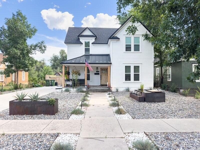 Foto principal - 623 E Willamette Ave