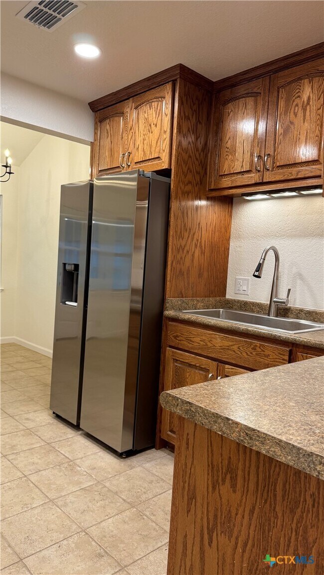 Foto del edificio - 301 Westbend Cir