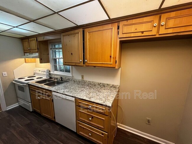 Building Photo - 1518 Forest Dr