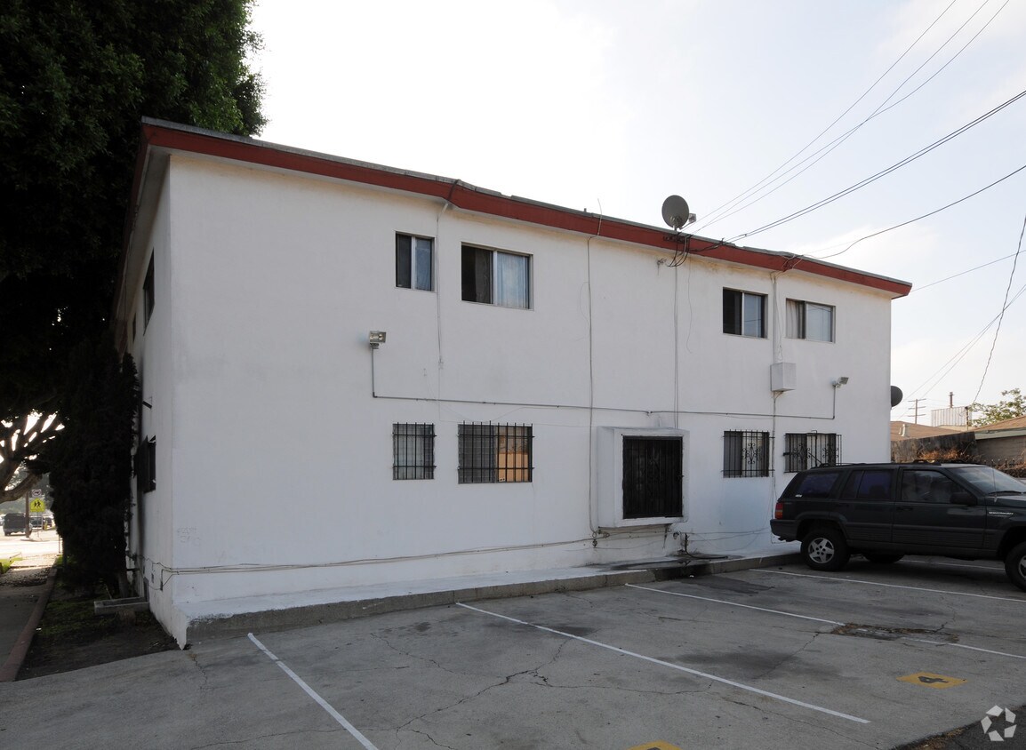 Building Photo - 1026 E 84th St