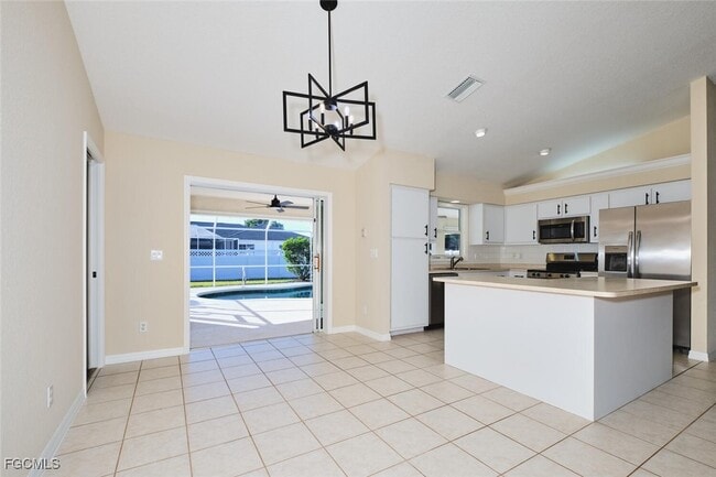 Building Photo - 132 SE 19th Terrace