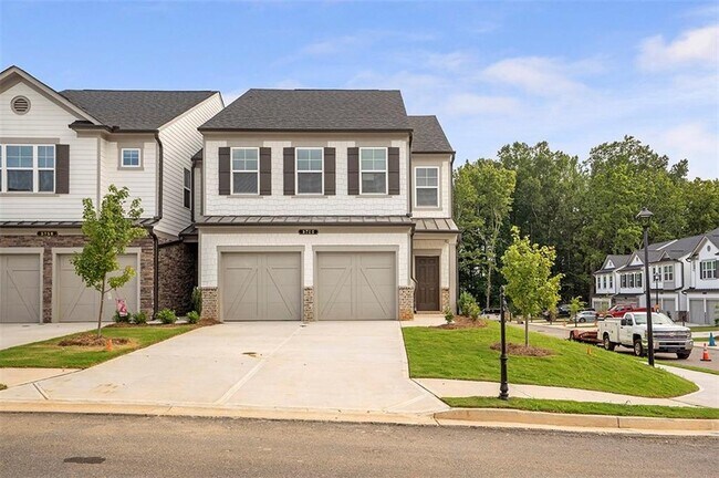 Building Photo - 5740 Thornton Dr