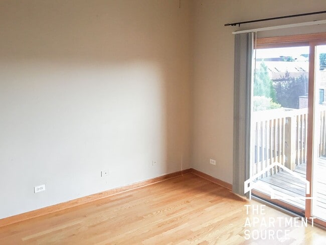 Photo - 1326 W Diversey Pkwy Apartment